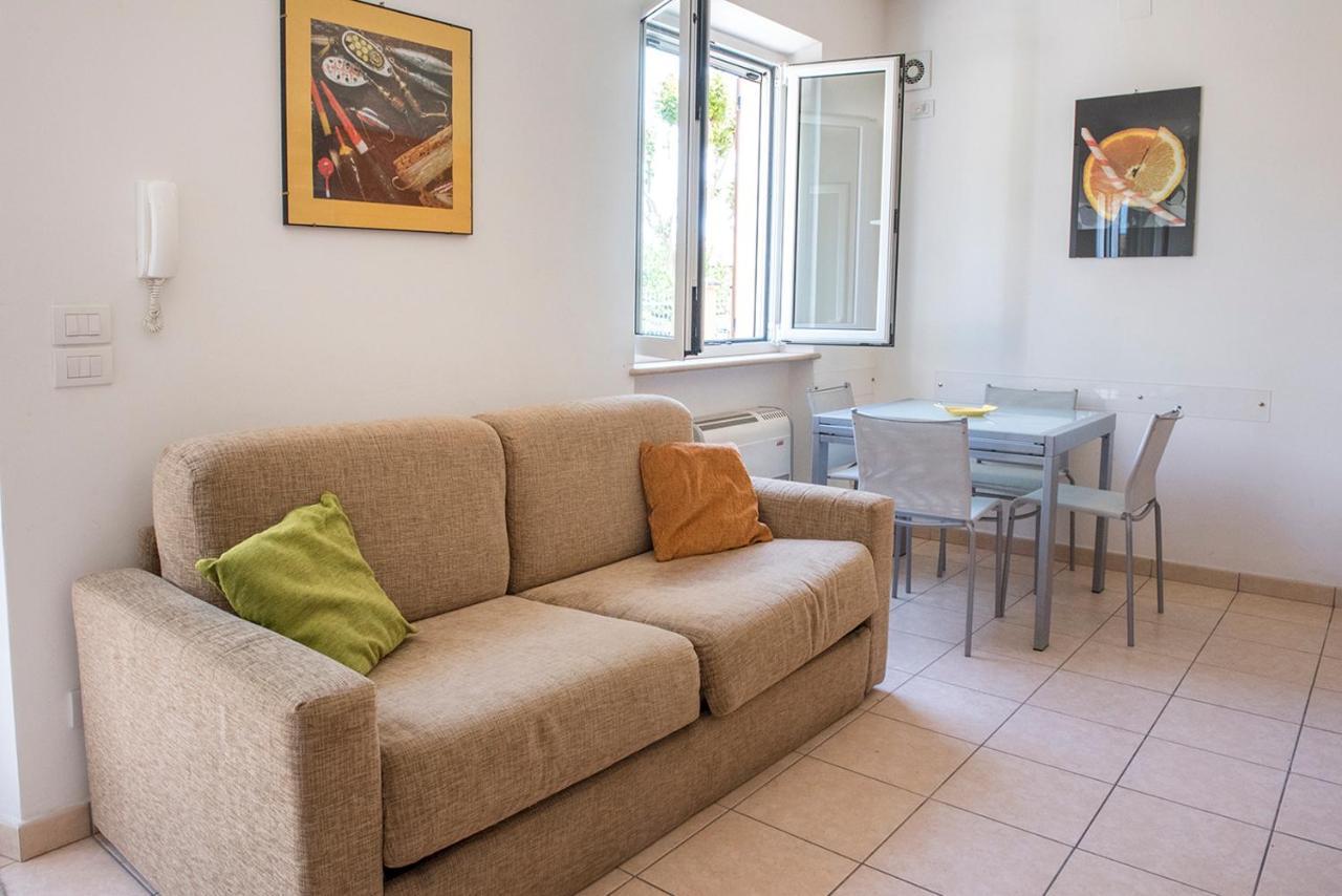 N011 - Numana, Nuovo Bilocale Con Giardino Apartman Sirolo Kültér fotó