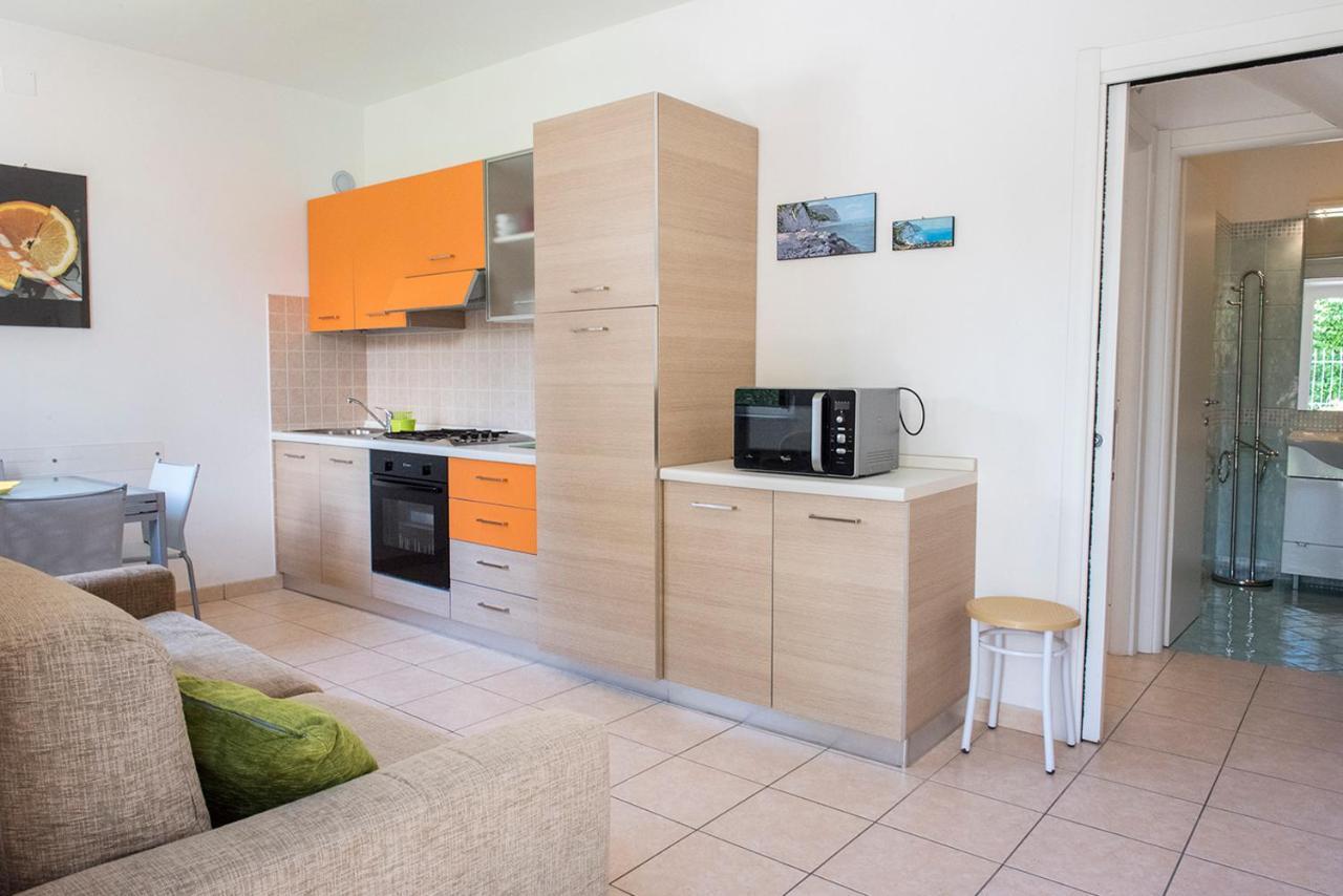 N011 - Numana, Nuovo Bilocale Con Giardino Apartman Sirolo Kültér fotó